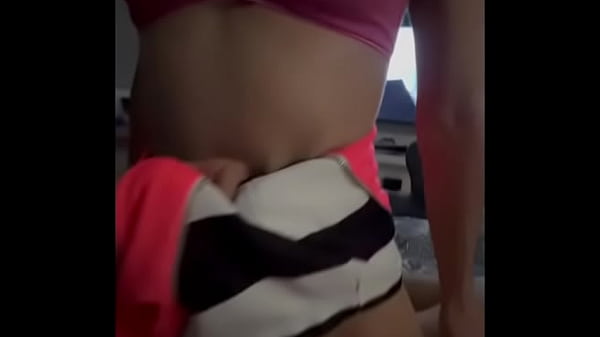 QUE RICO CULO COGIENDO RICO