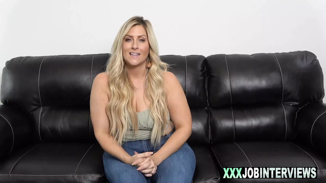 Seductive MILF Anal Odyssey: Breaking Boundaries with Demanding Employer
