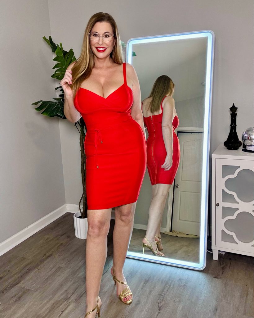 what sets elaina st james apart from other mature hotwife creators
